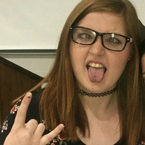 Meet your Posher, Clara